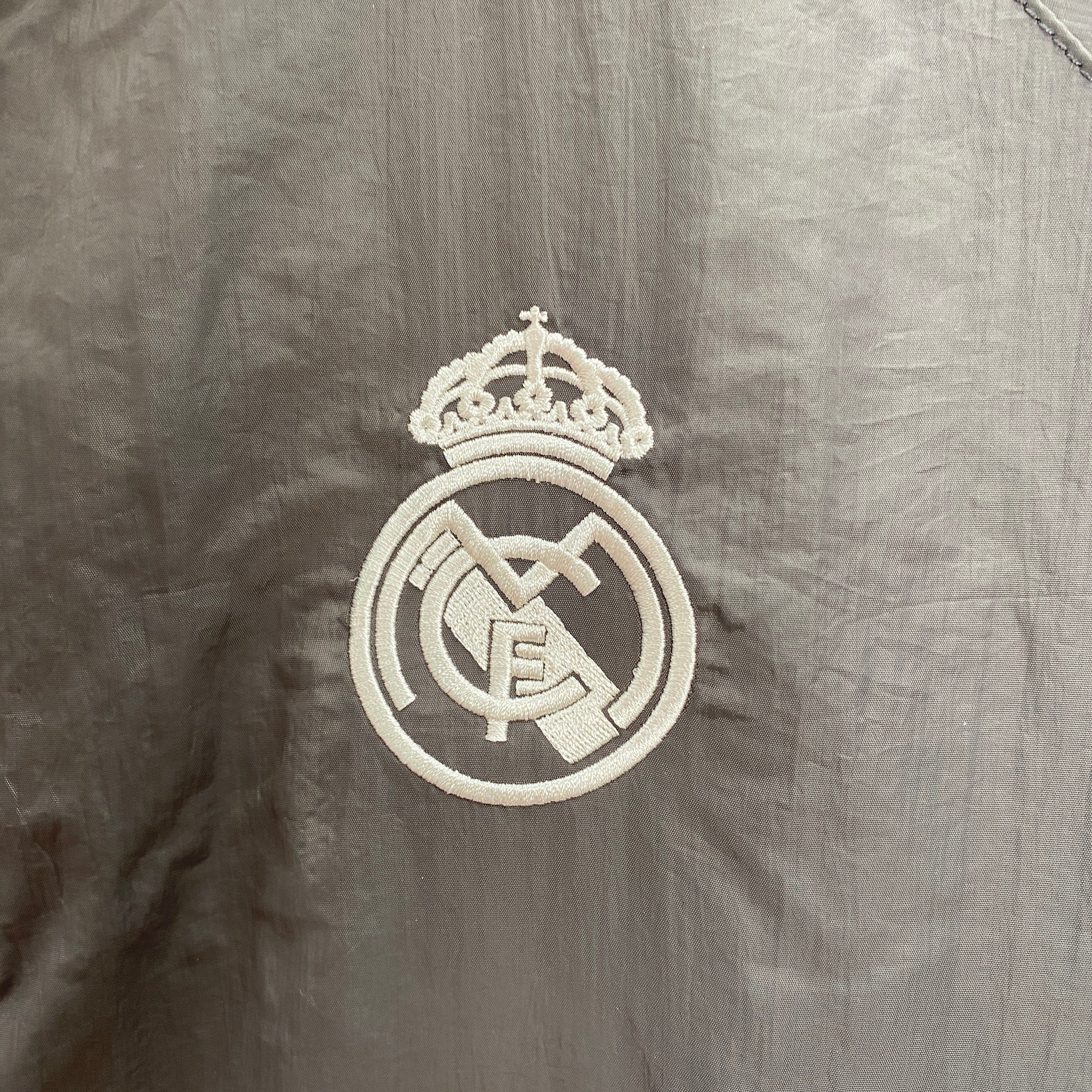 Windbreaker Real Madrid 24/25 - Cinza
